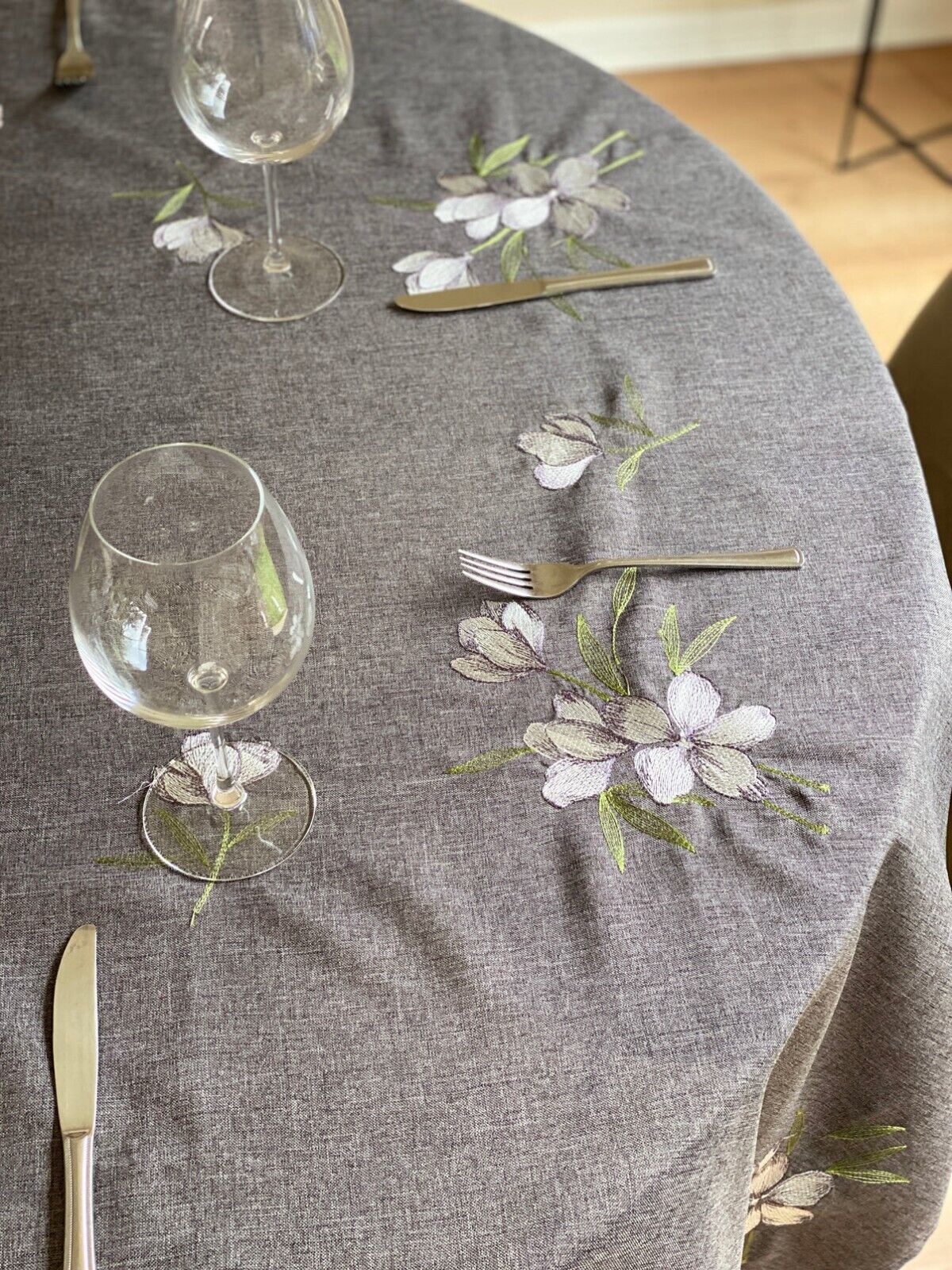 Embroidered Jasmine Floral Tablecloth - Large
